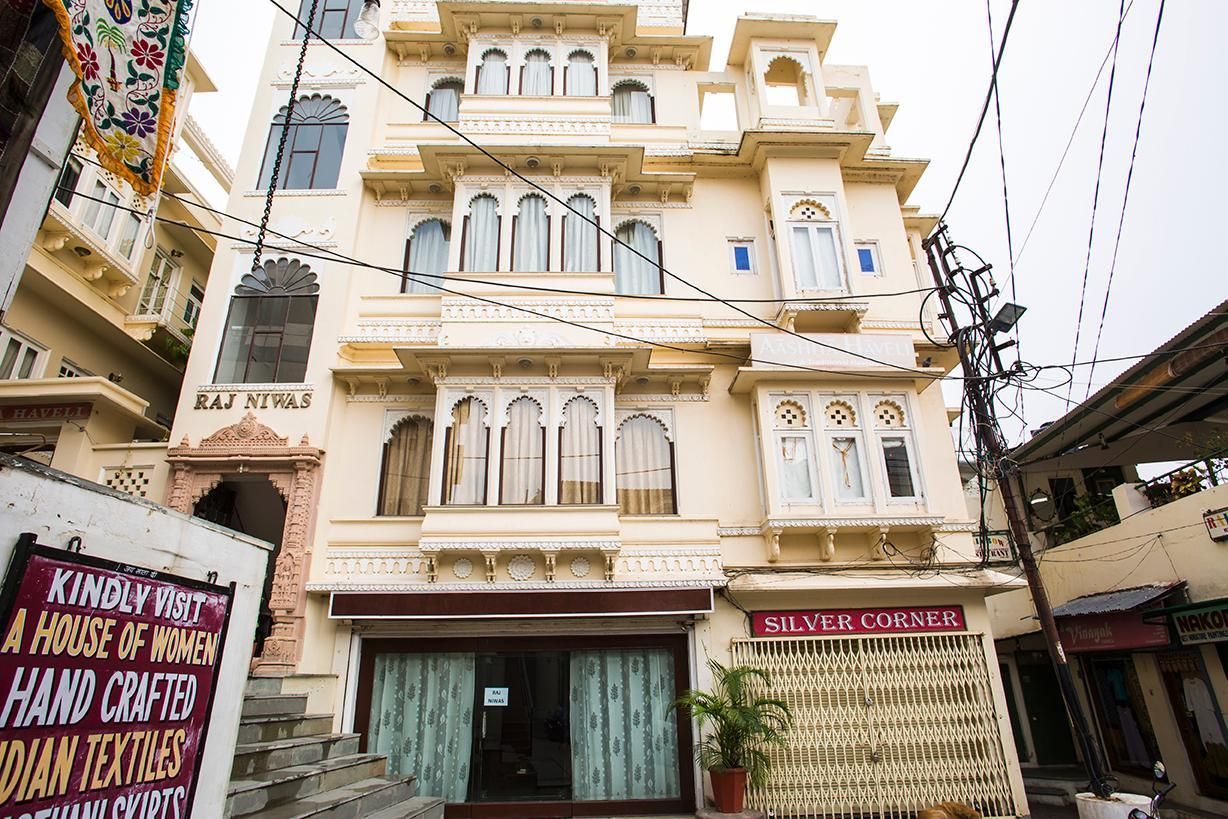 Raj Niwas Hotel