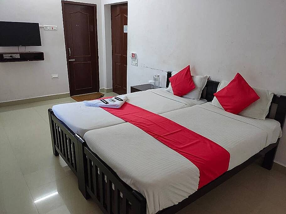 Kiruba Castle Double Budget AC Room 3