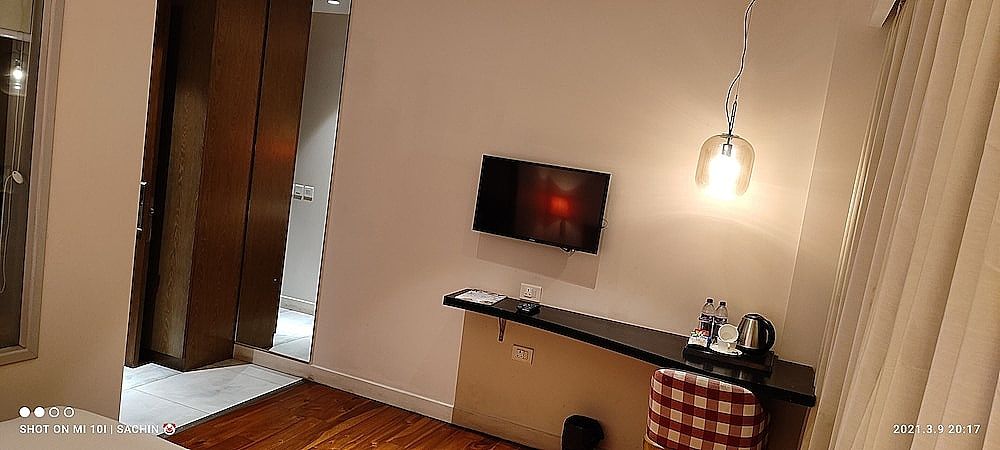 Le Lotus Grand Deluxe Room 4