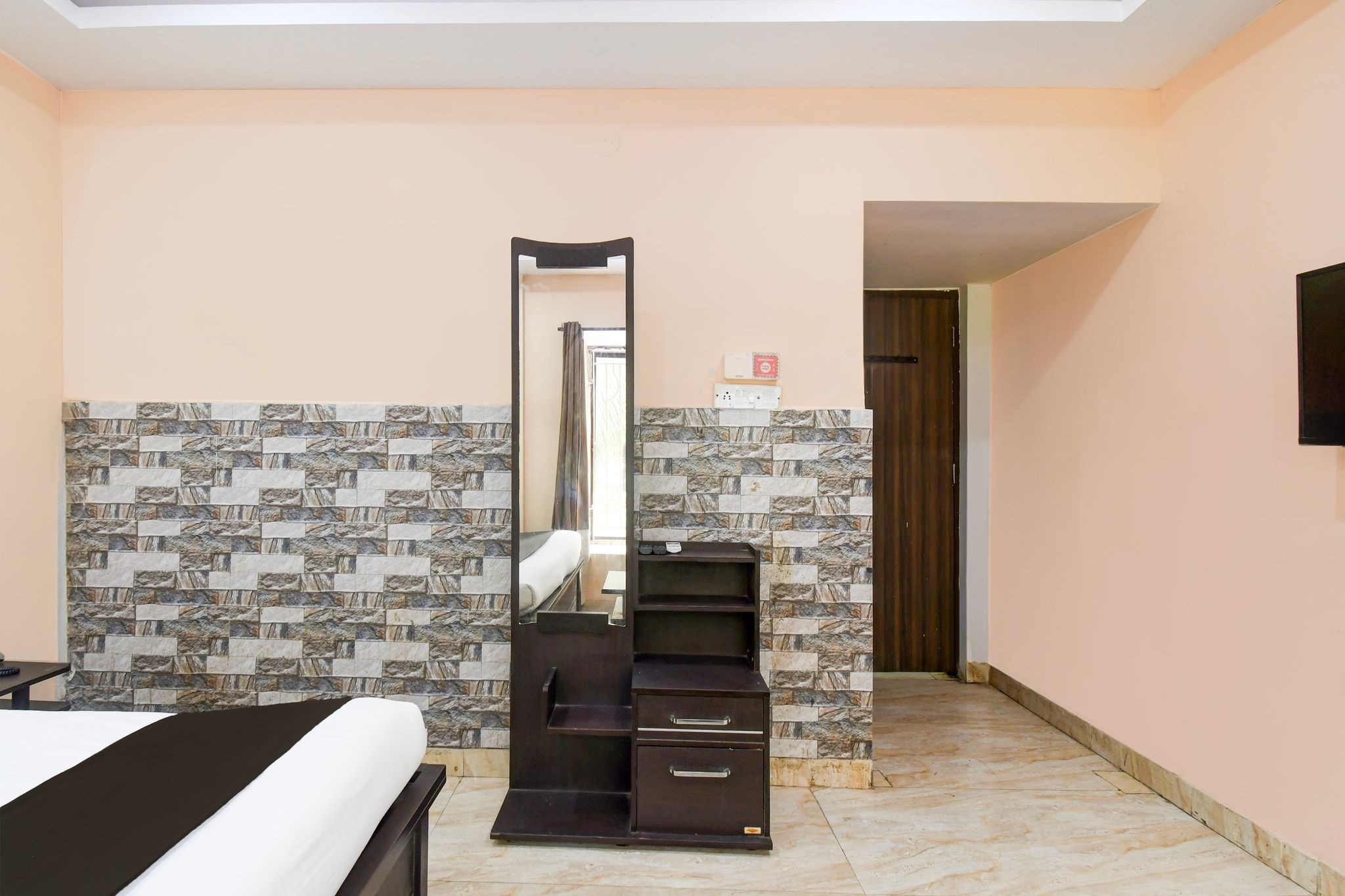 Super Hotel O New Alipore Classic 18