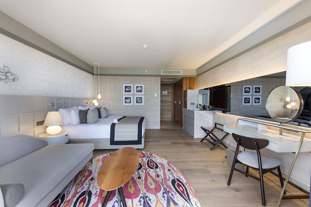 Deluxe Room Direct Sea View