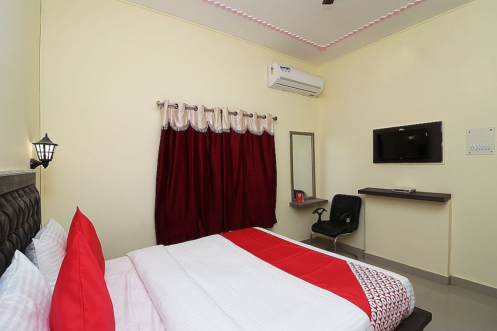 OYO 17171 Sandhya Guest House Double or Twin Room 9