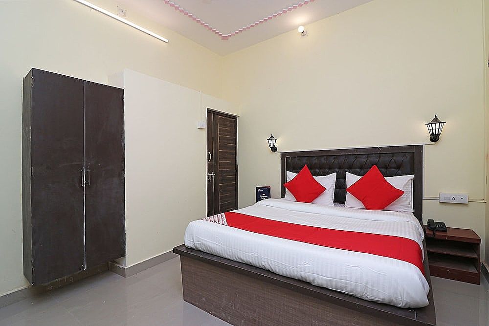 OYO 17171 Sandhya Guest House Double or Twin Room 4
