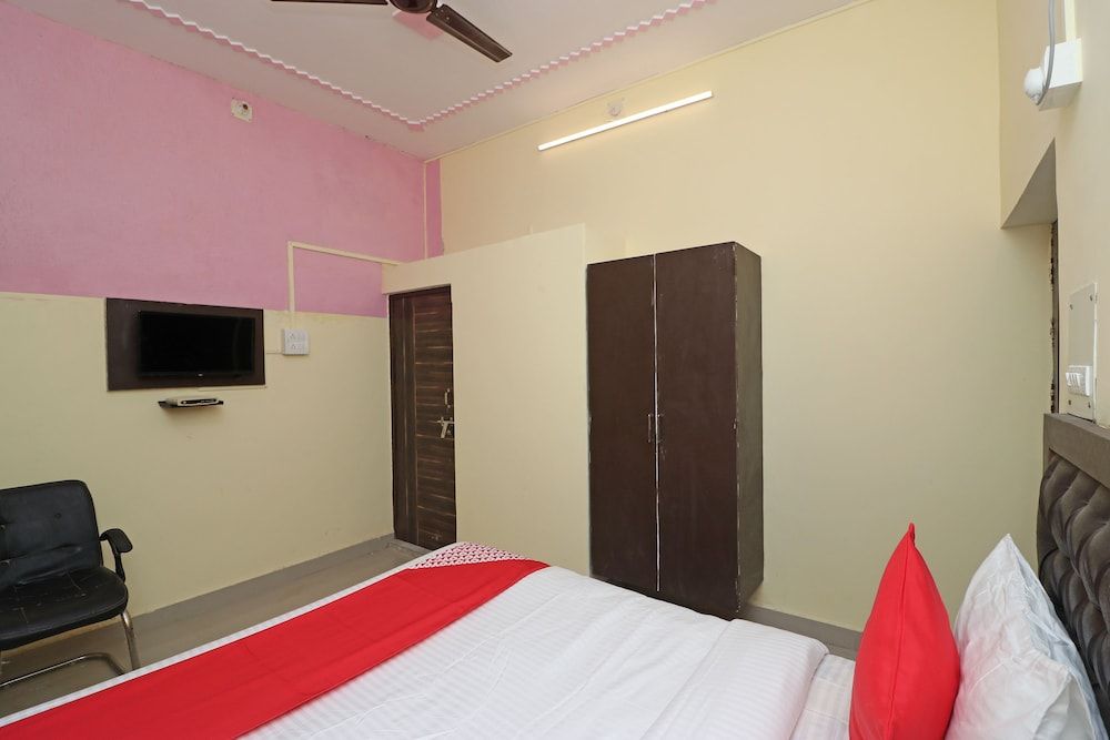 OYO 17171 Sandhya Guest House Double or Twin Room 7