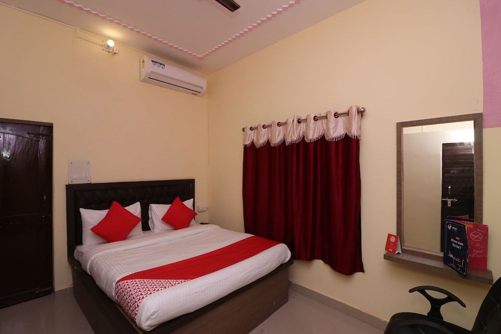 OYO 17171 Sandhya Guest House Double or Twin Room 11