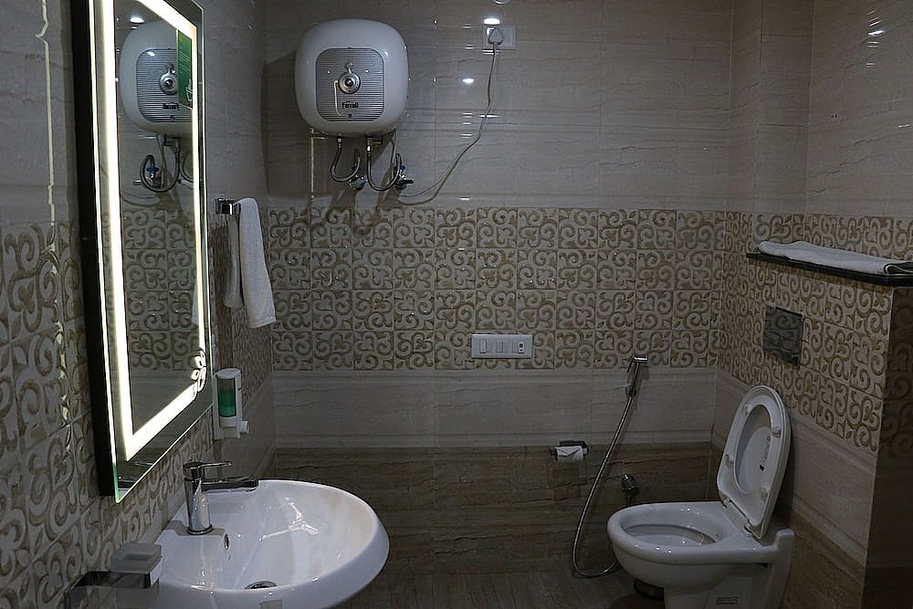 SR Residency Deluxe AC Rooms 2