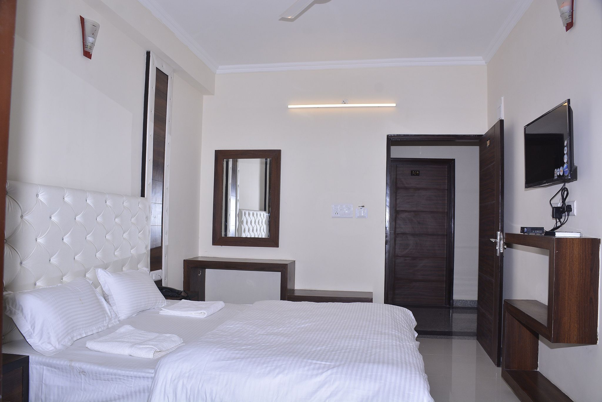 Hotel Eden Deluxe Room 3