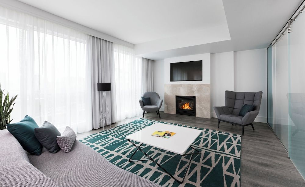 undefined Warwick Le Crystal - Montréal 10