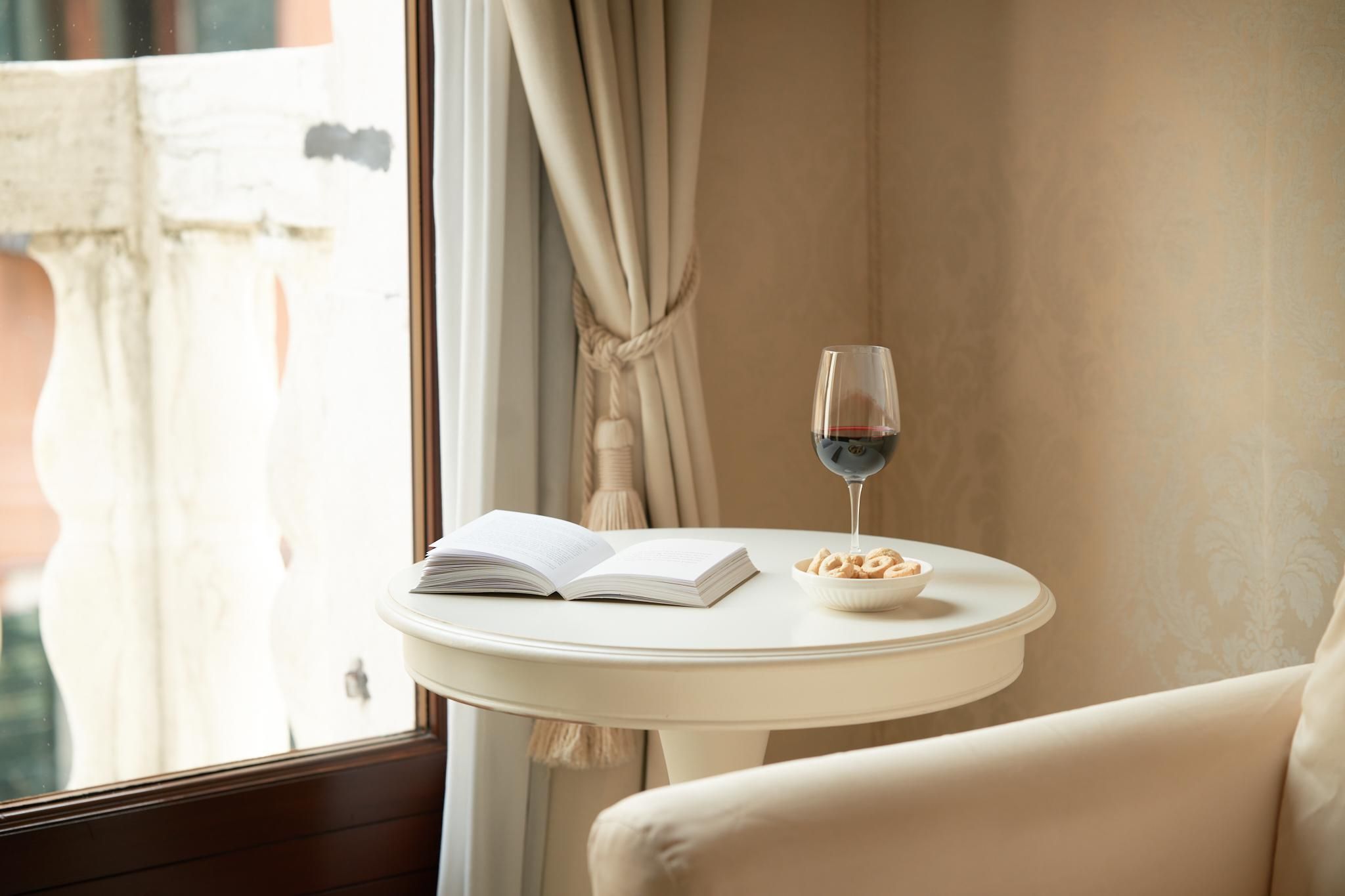 Suite Double Deluxe with Sofa Bed with View