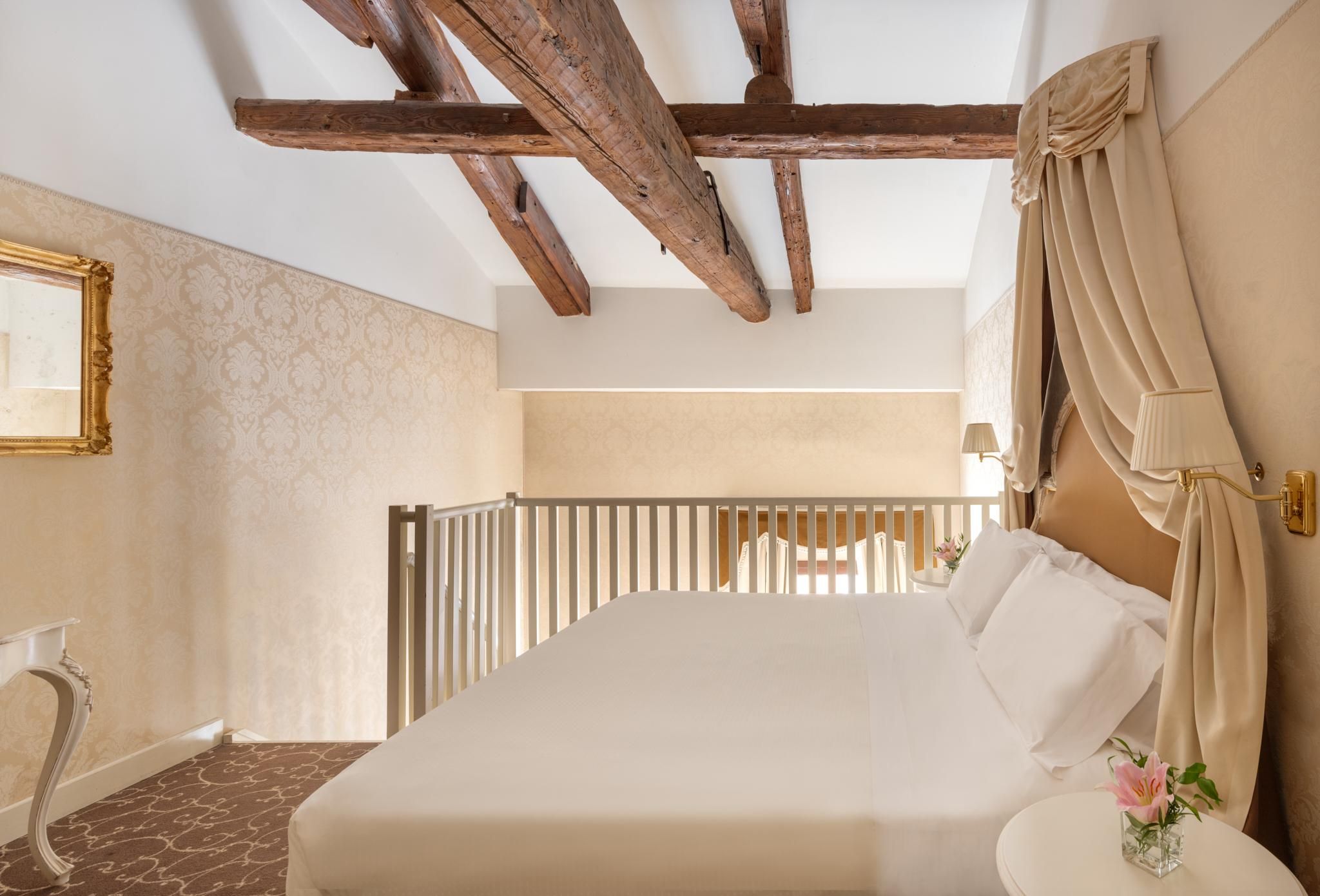 Suite Double Deluxe with Sofa Bed with View