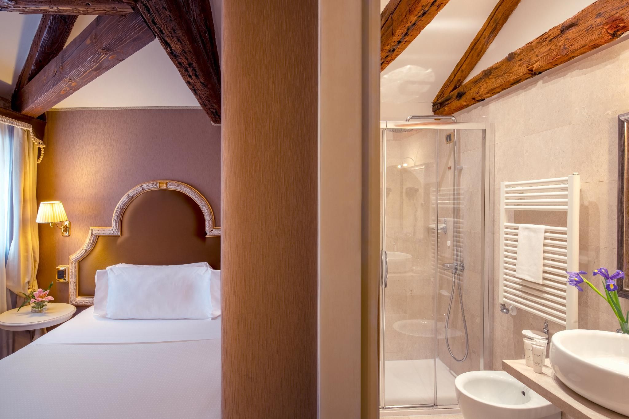 Superior Single Use with French Bed