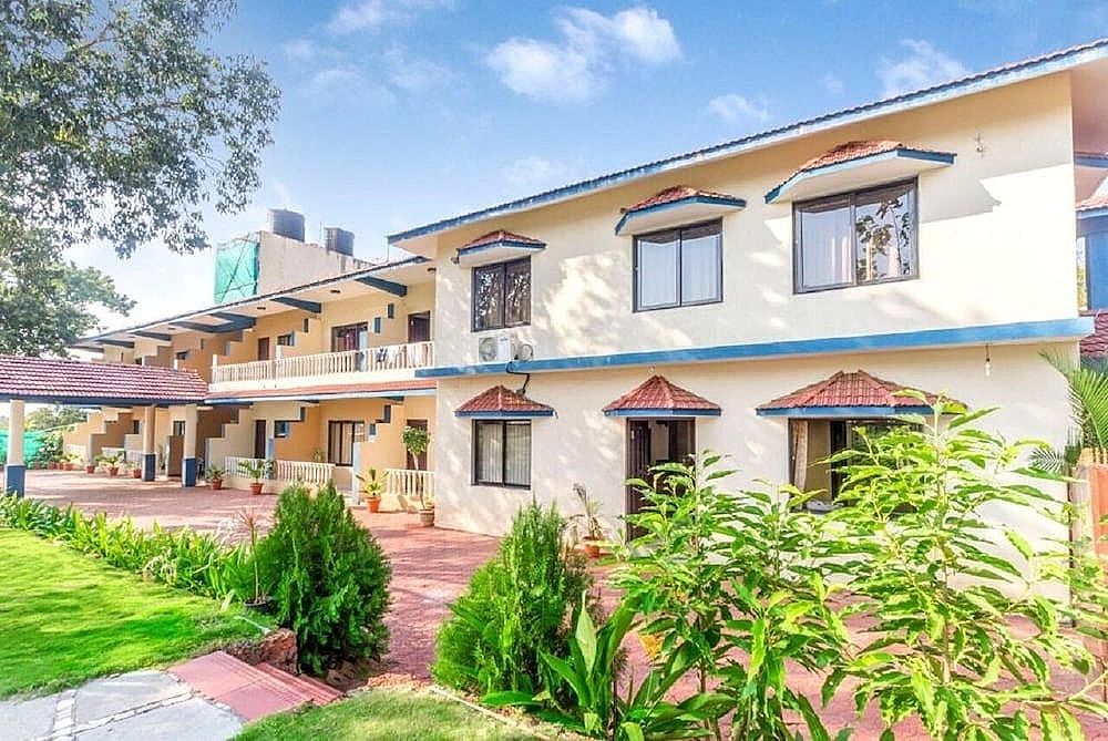 undefined Hill Rock 8