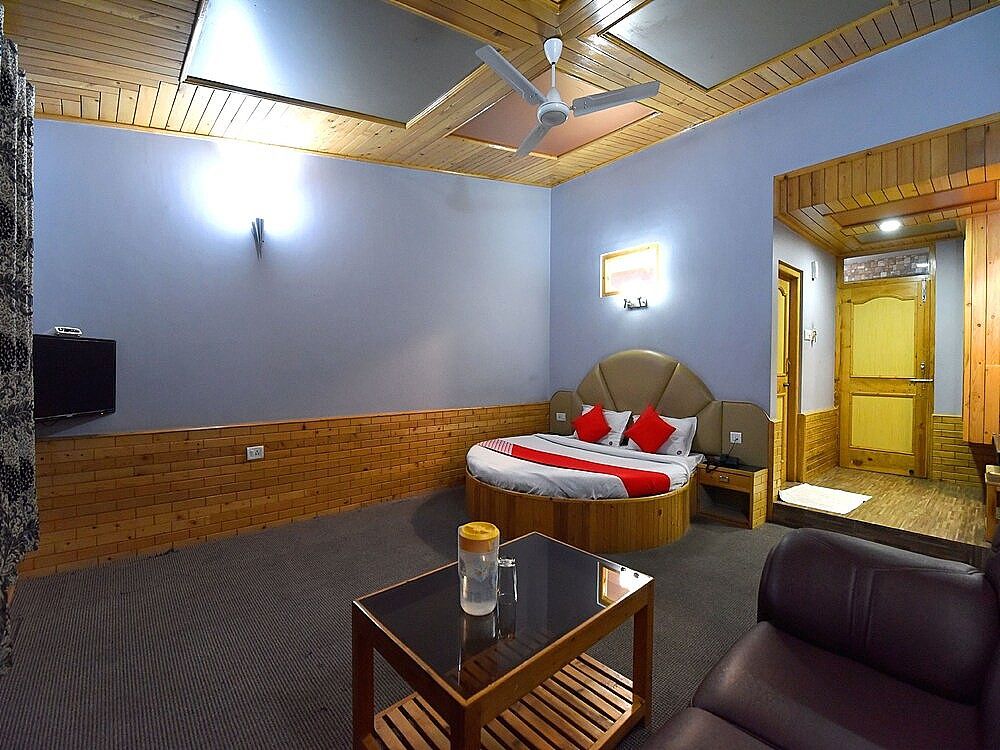 OYO 13218 Hotel Hollywood Double or Twin Room 10