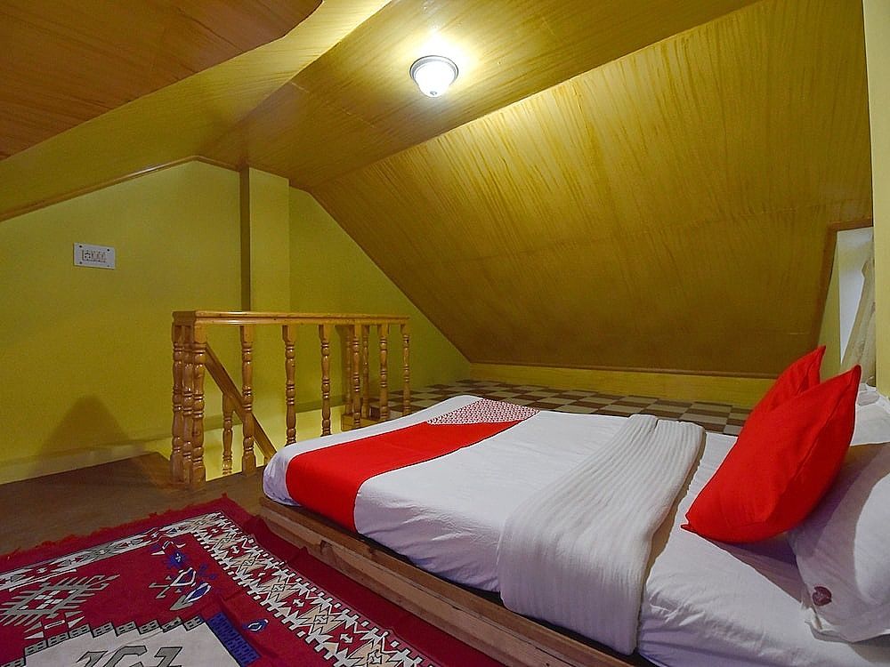 OYO 13218 Hotel Hollywood Double or Twin Room 3