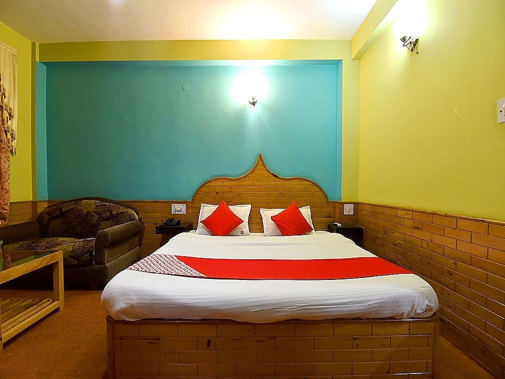 OYO 13218 Hotel Hollywood Double or Twin Room