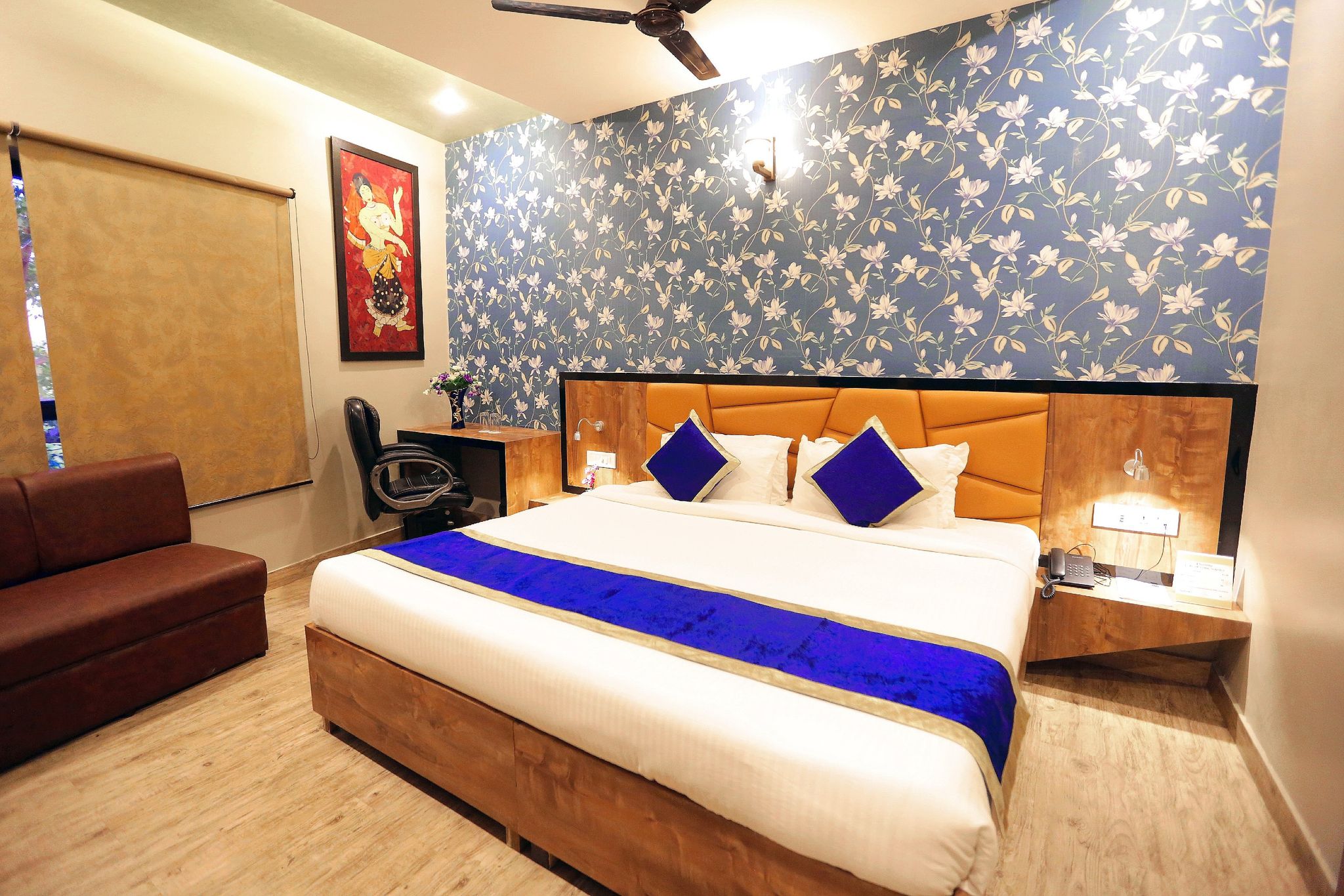 undefined Hotel Runway Inn 5