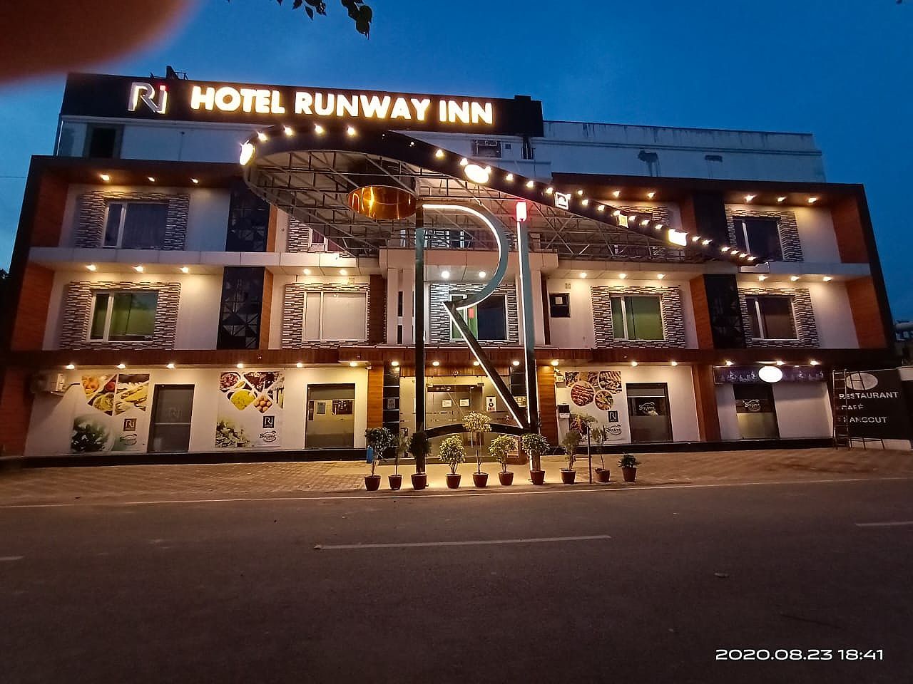 undefined Hotel Runway Inn 8