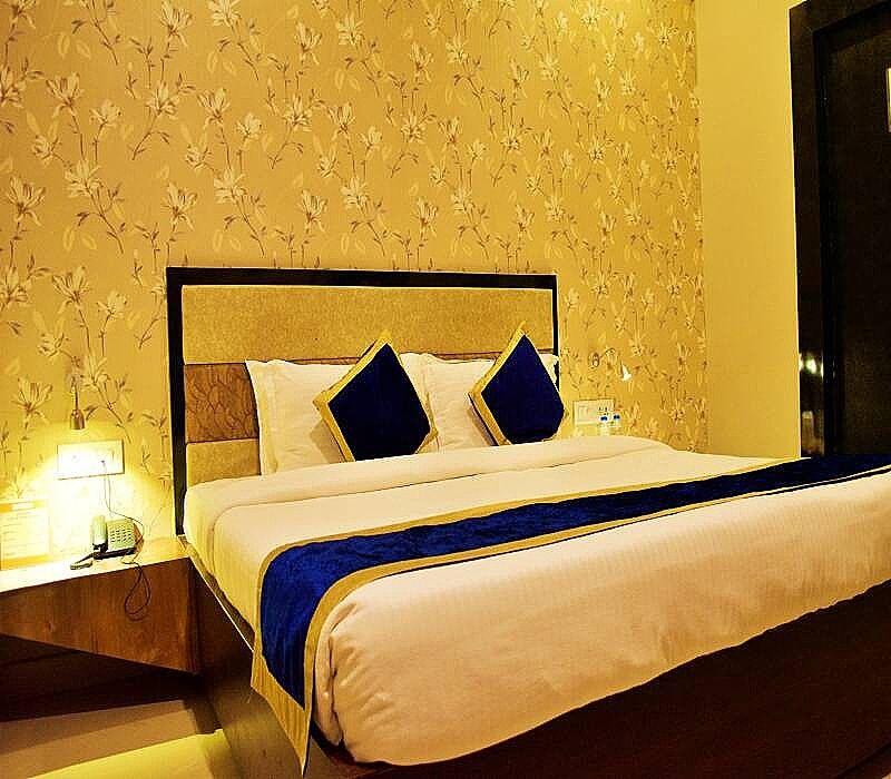 Hotel Runway Inn Premium Economy Room  11