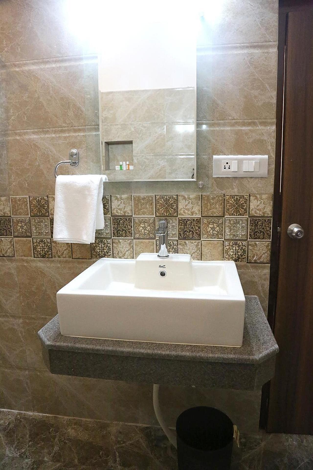 Vijaigarh Kothi Super Deluxe Room 14