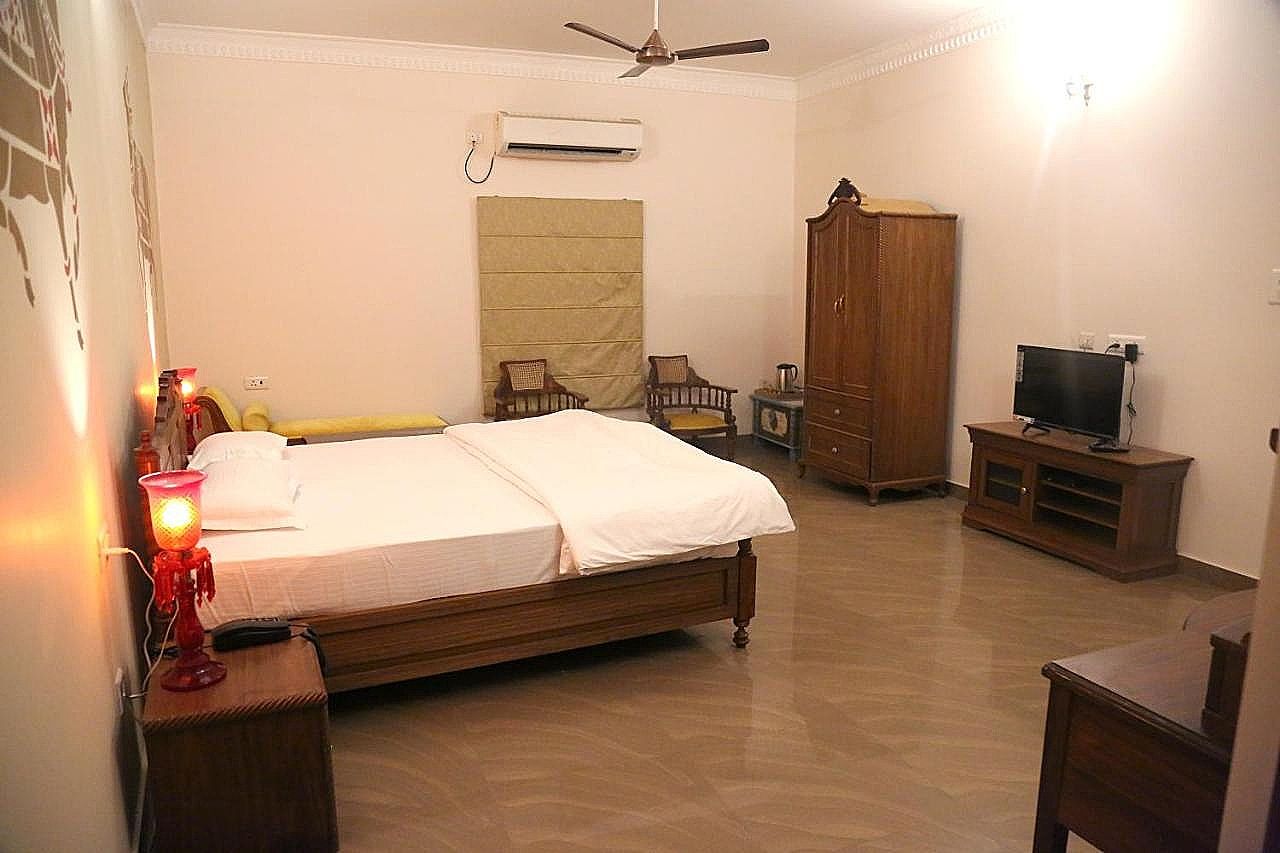Vijaigarh Kothi Super Deluxe Room