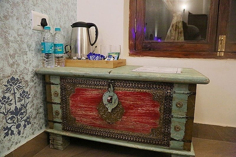 Vijaigarh Kothi Super Deluxe Room 15