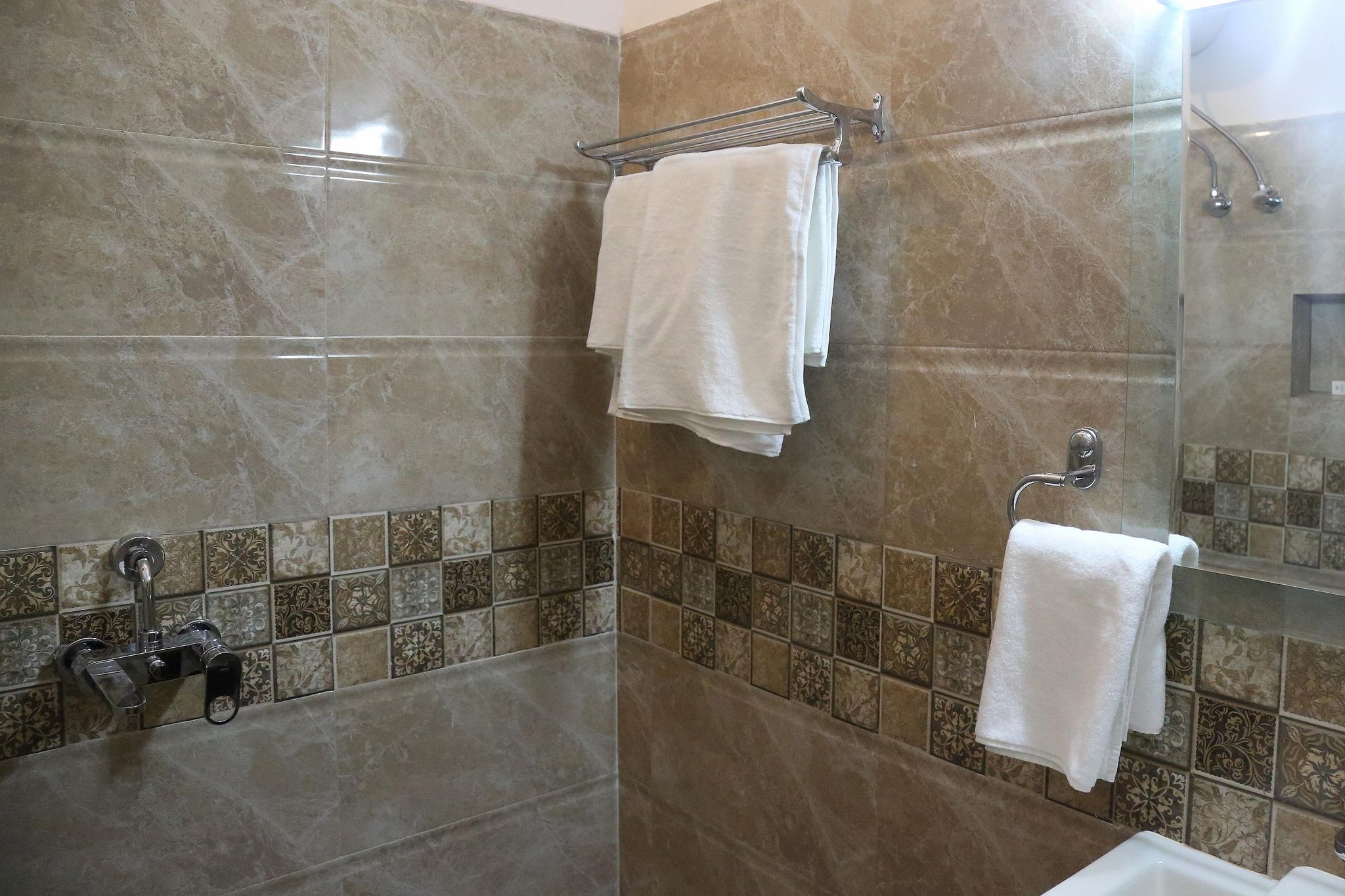 Vijaigarh Kothi Super Deluxe Room 10