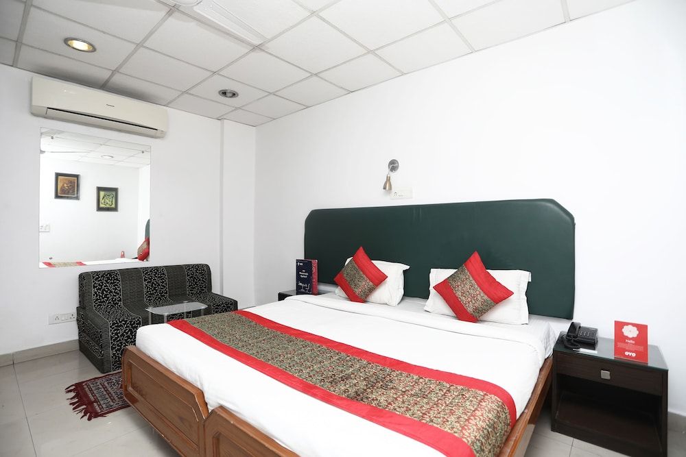 OYO 14777 White Tiger Villa Standard Room