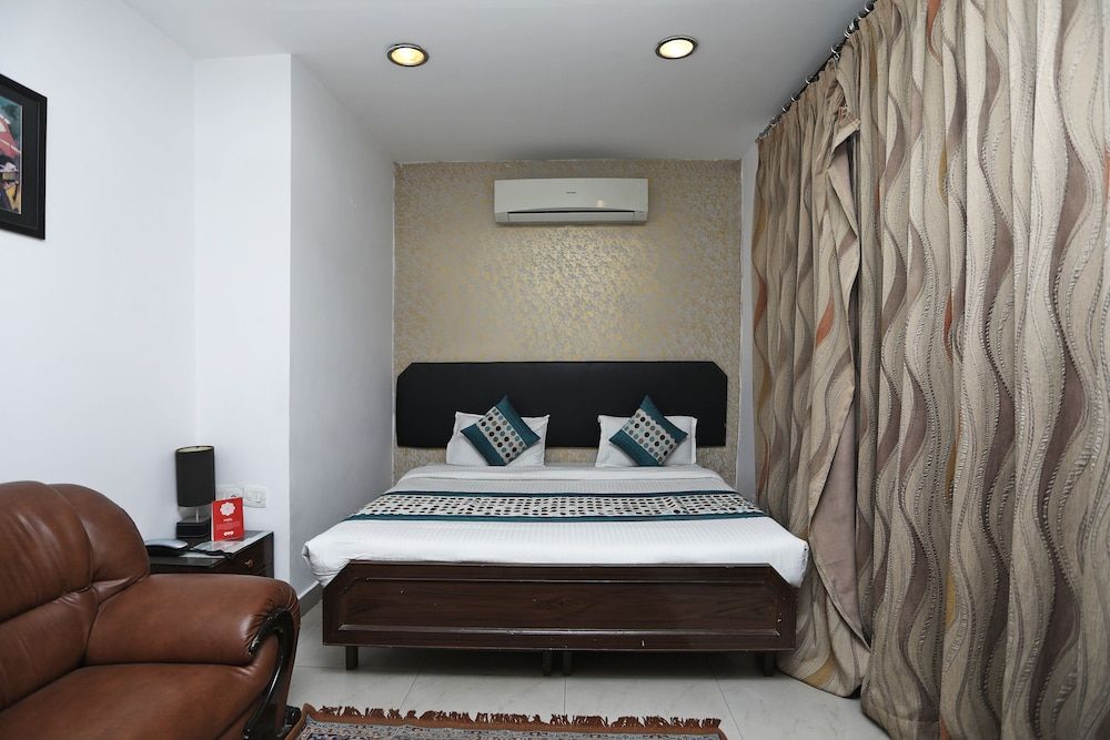 OYO 14777 White Tiger Villa Standard Room 13