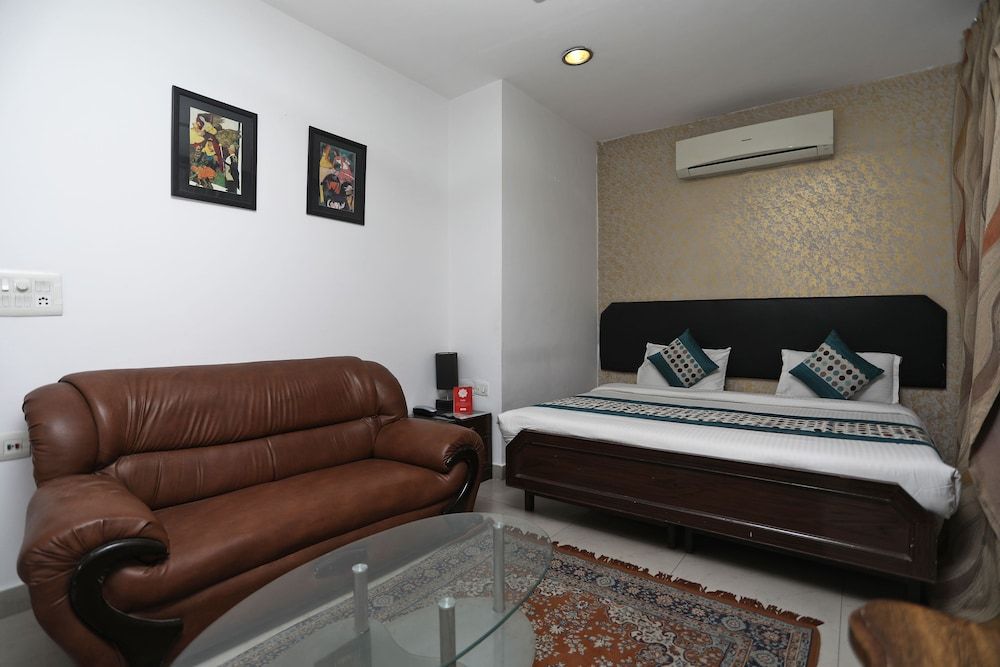 OYO 14777 White Tiger Villa Standard Room 12