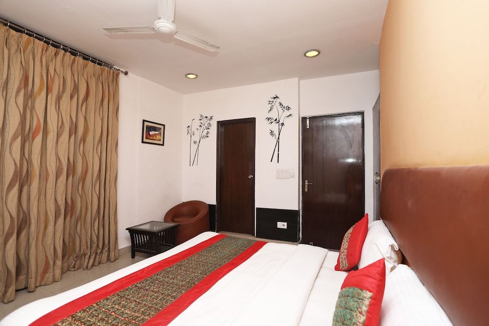 OYO 14777 White Tiger Villa Standard Room 7