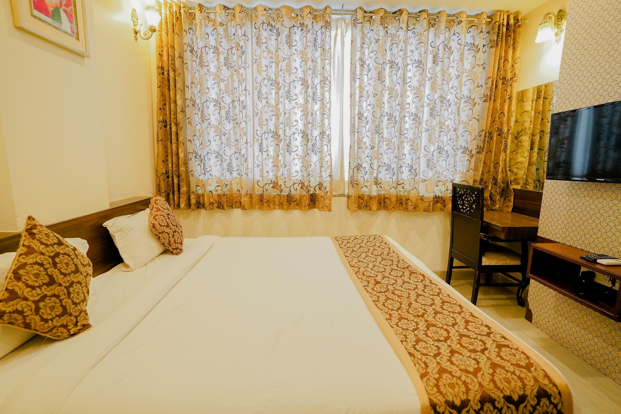 Suite room with garden view