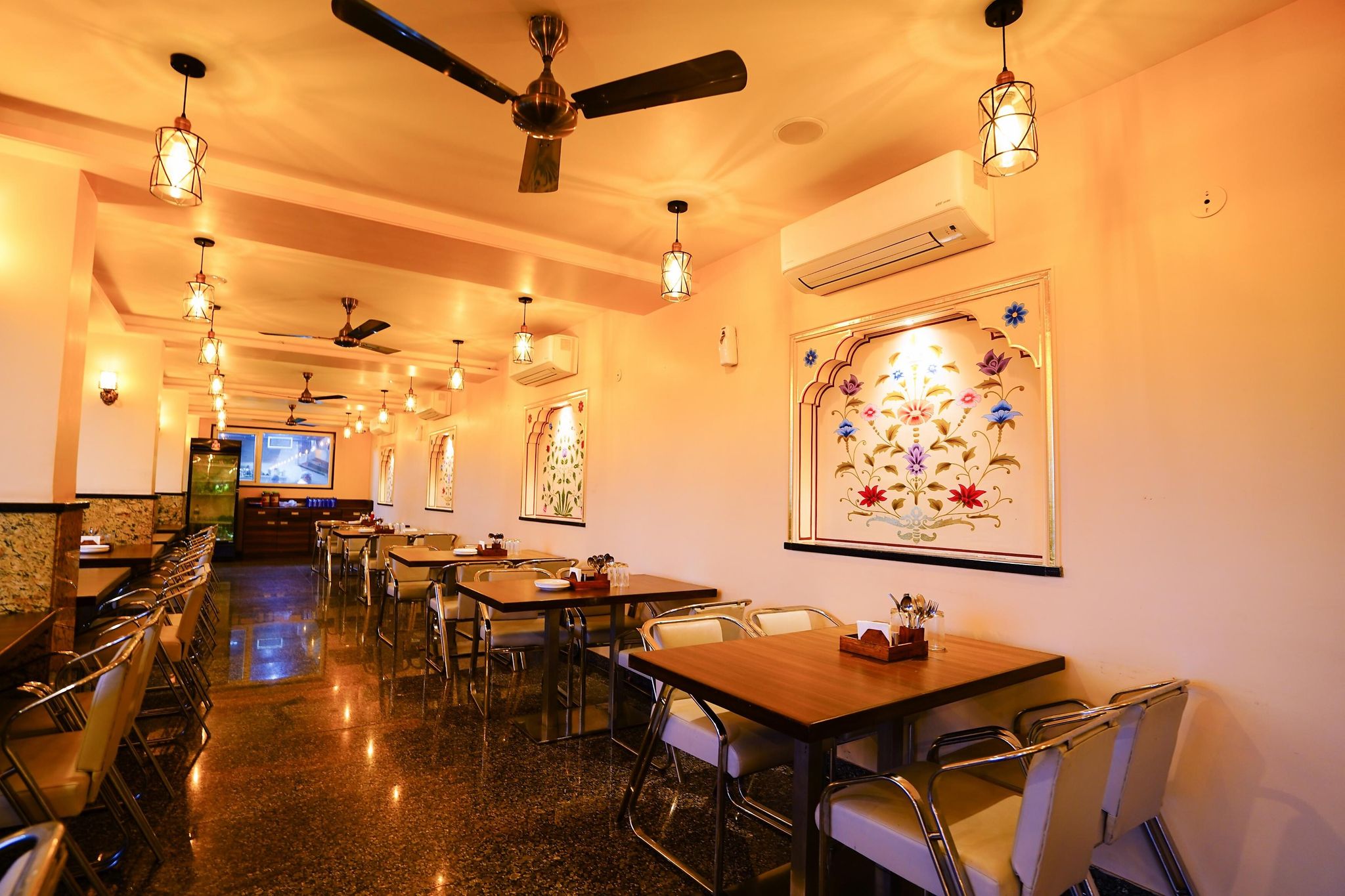 Food & Dining