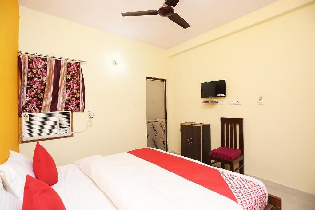 OYO Flagship 22406 Shree Shree Guest House Classic Room 2