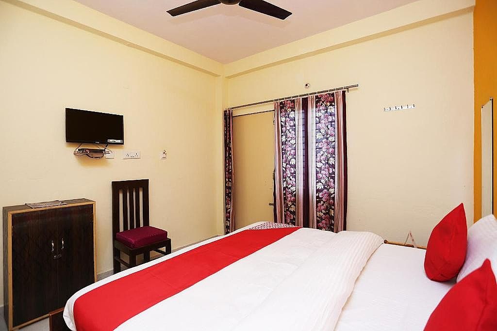 OYO Flagship 22406 Shree Shree Guest House Classic Room 6