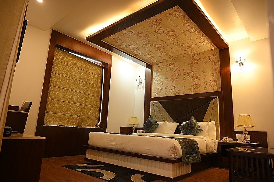 Hotel Square Inn Deluxe Room 7