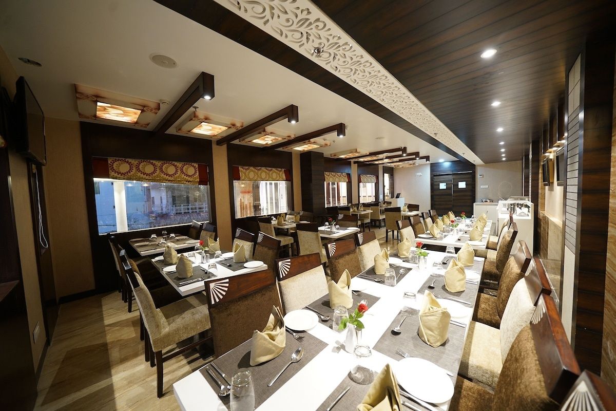 undefined Hotel Square Inn 5