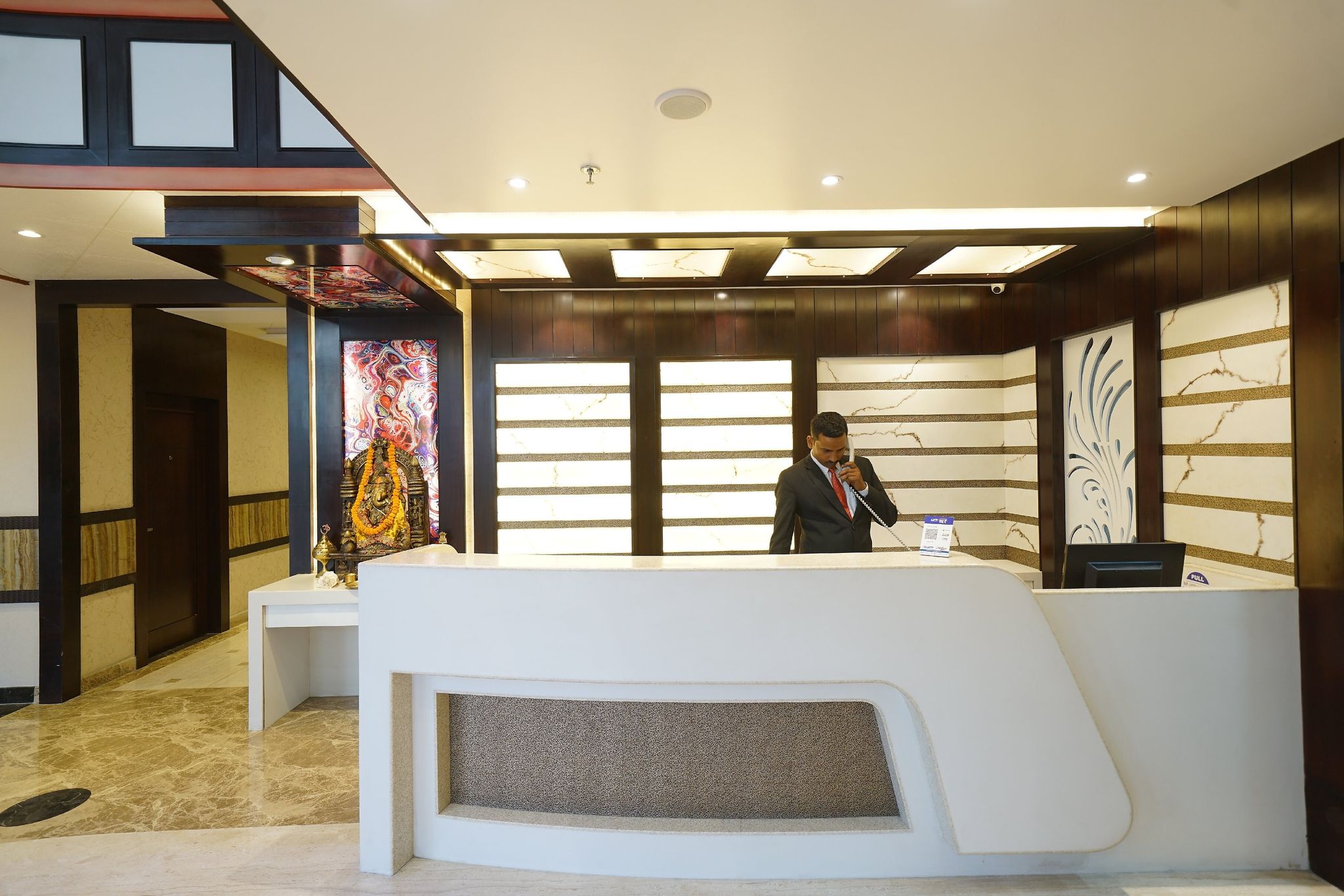 undefined Hotel Square Inn 2
