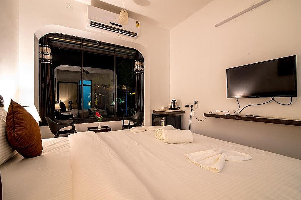 Sal Riviera Deluxe River View 2