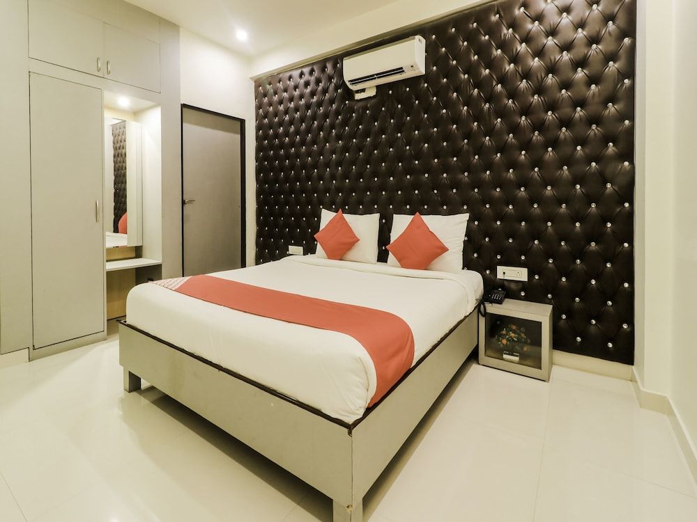 Deluxe Double or Twin Room, 1 King Bed