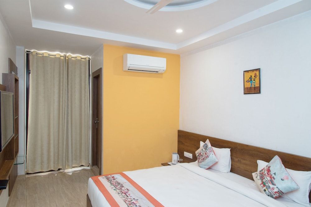 OYO 10893 Hotel Divine Inn Double or Twin Room 5