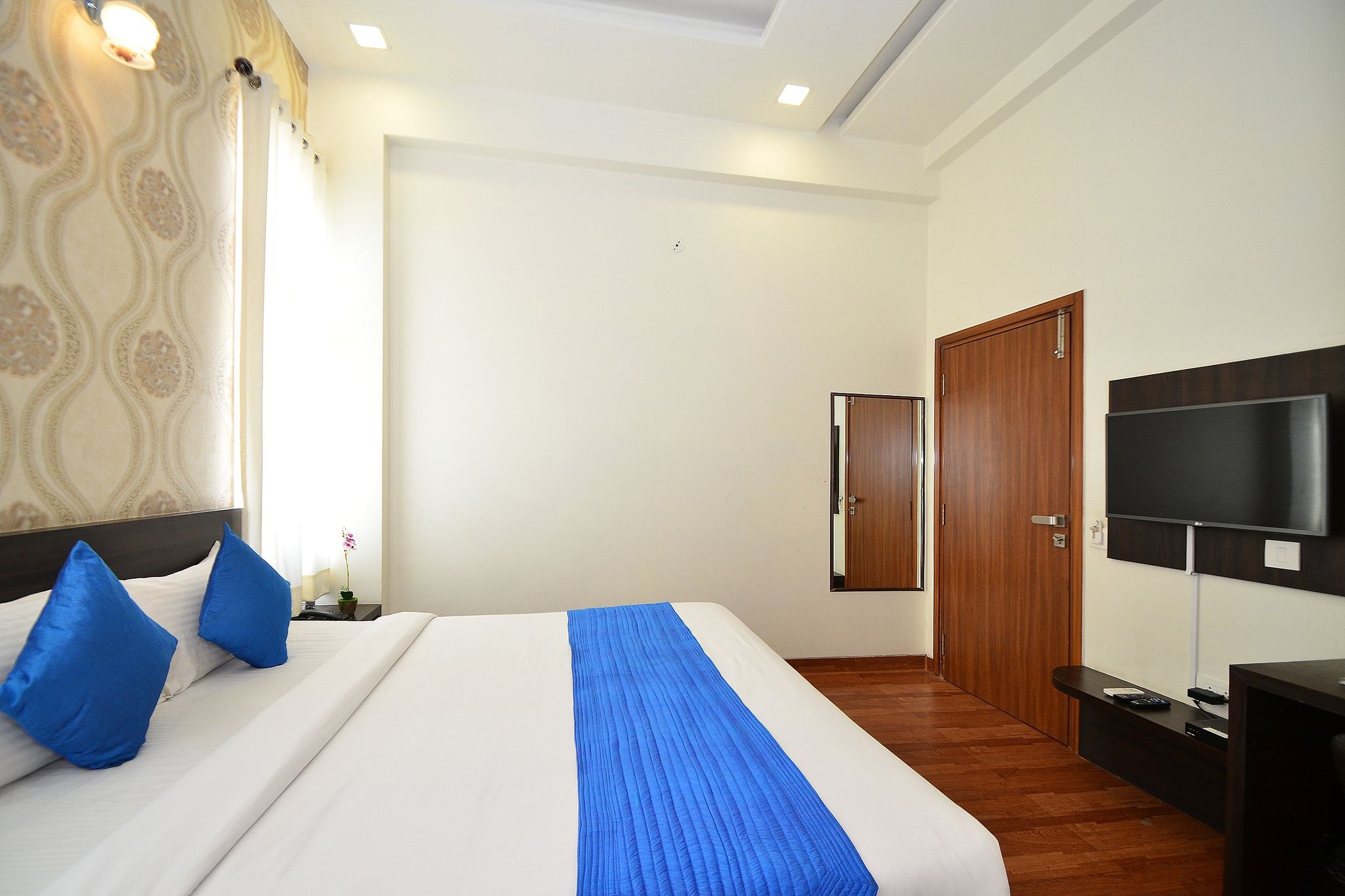 Hotel Sapphire World Deluxe Room 2