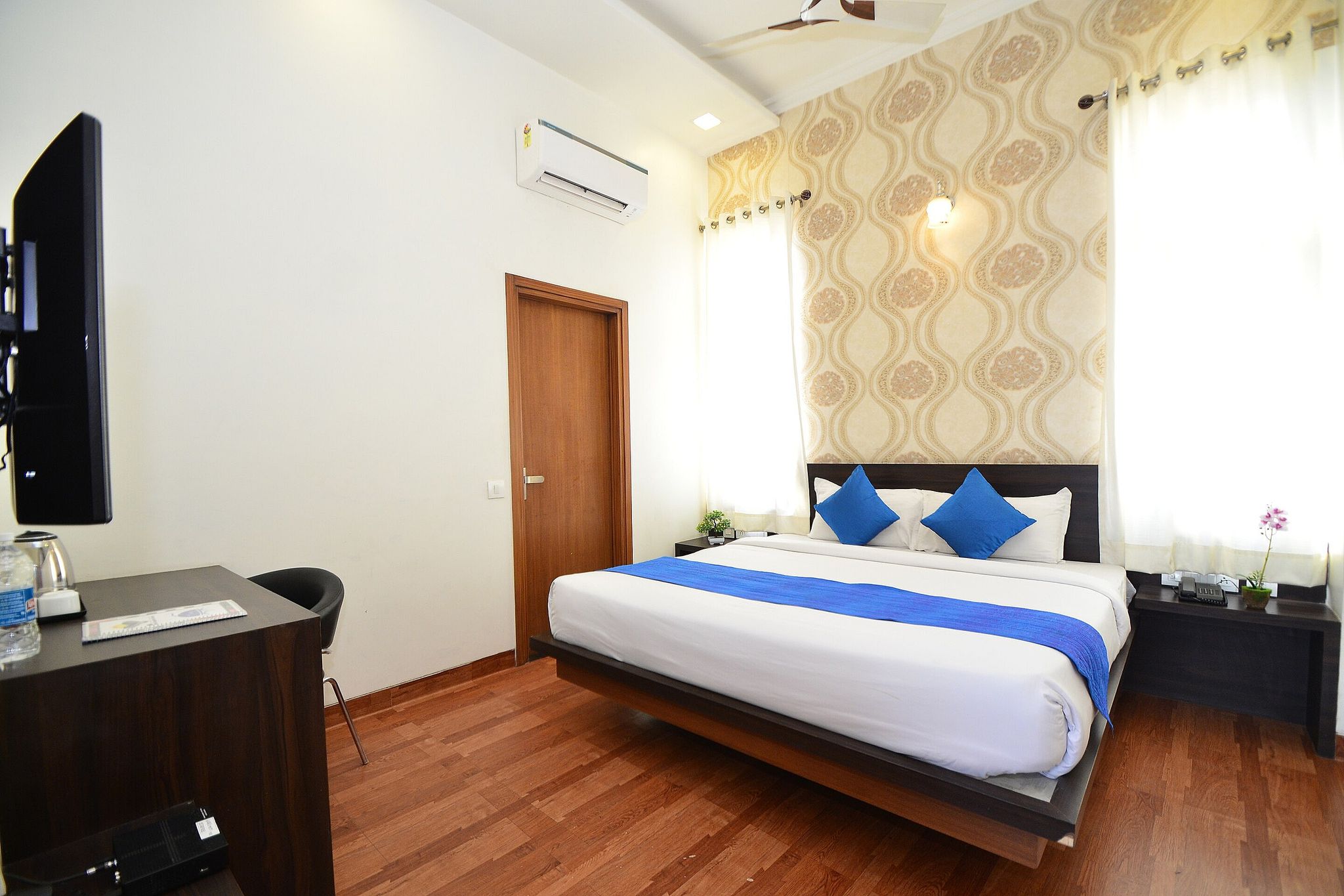 Hotel Sapphire World Deluxe Room 3