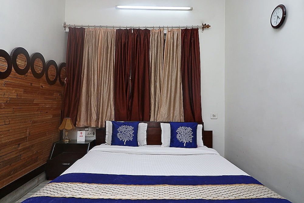 undefined OYO 24591 Mishra Residency Newtown 8