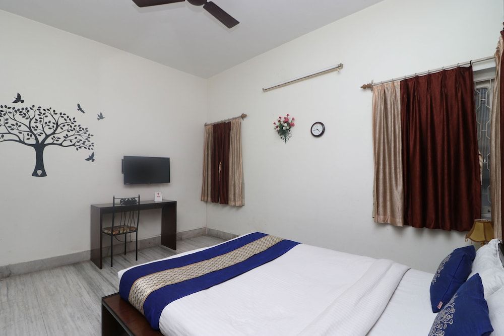 OYO 24591 Mishra Residency Newtown Double or Twin Room 6