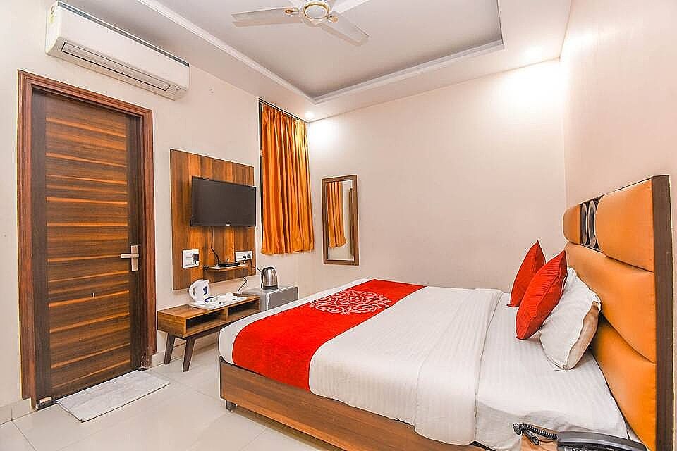 Hotel Reeve Inn Deluxe Room 8