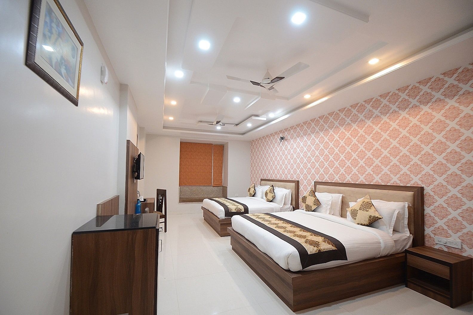 Super Deluxe Twin Bed Room