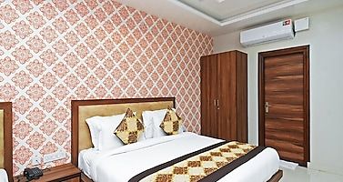 Super Deluxe Twin Bed Room