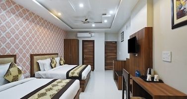Super Deluxe Twin Bed Room