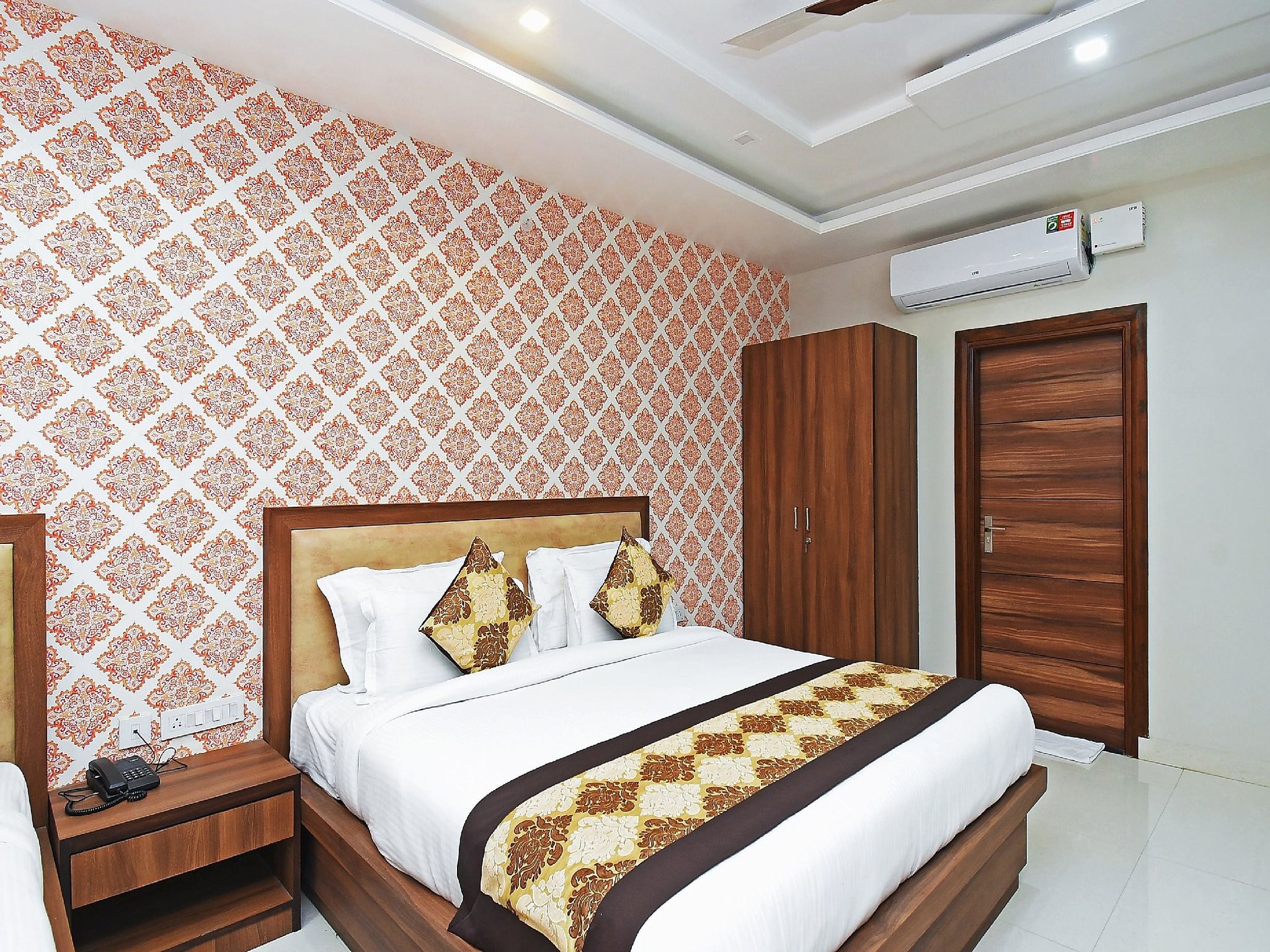 Super Deluxe Twin Bed Room