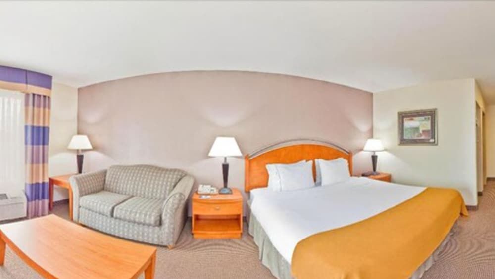 Standard Room, 1 King Bed (LEISURE)